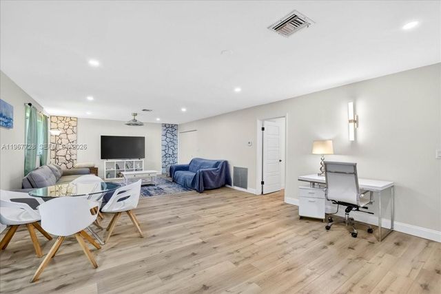 3211 Calle Largo Drive, Hollywood, FL 33021
