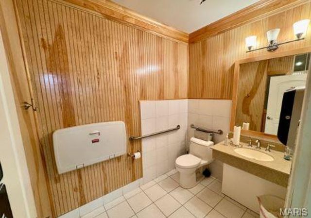 3492 Camp Keown Road, Holts Summit, MO 65043