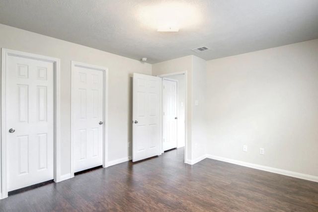 5719 Post Oak Manor Drive, Houston, TX 77085