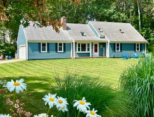 11 Cross Hill Road, Forestdale, MA 02644