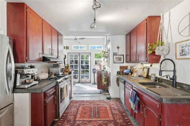 2304 Voorhees, Redondo Beach, CA 90278