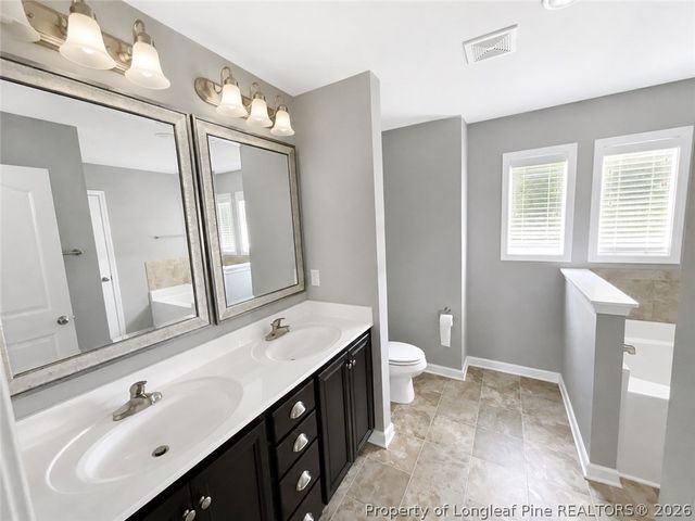 143 Ledgerbrook Lane, Raeford, NC 28376