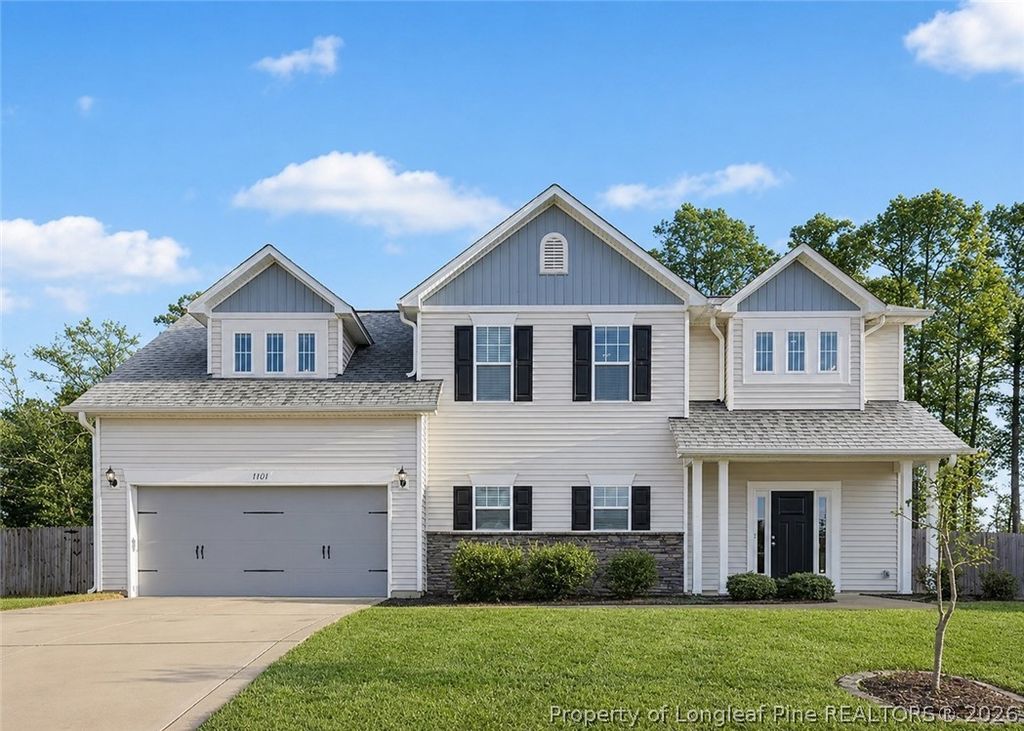 143 Ledgerbrook Lane, Raeford, NC 28376