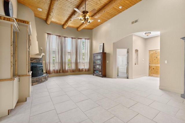 841 11th Avenue SE, Rio Rancho, NM 87124