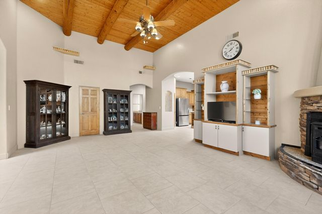 841 11th Avenue SE, Rio Rancho, NM 87124