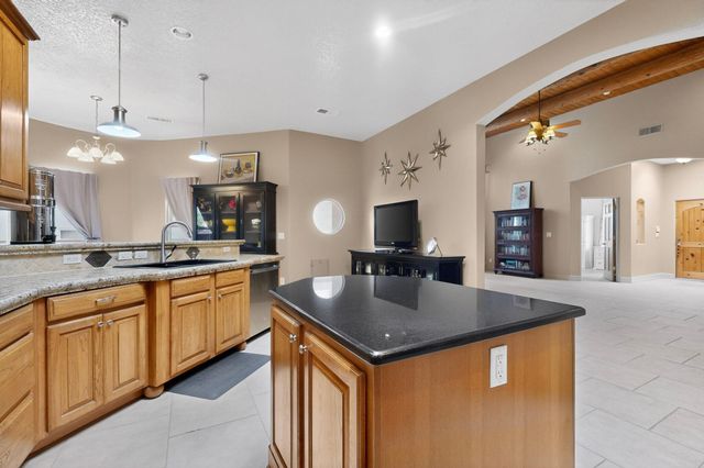841 11th Avenue SE, Rio Rancho, NM 87124