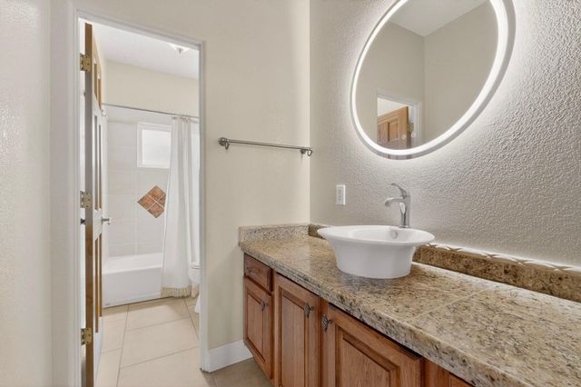 841 11th Avenue SE, Rio Rancho, NM 87124