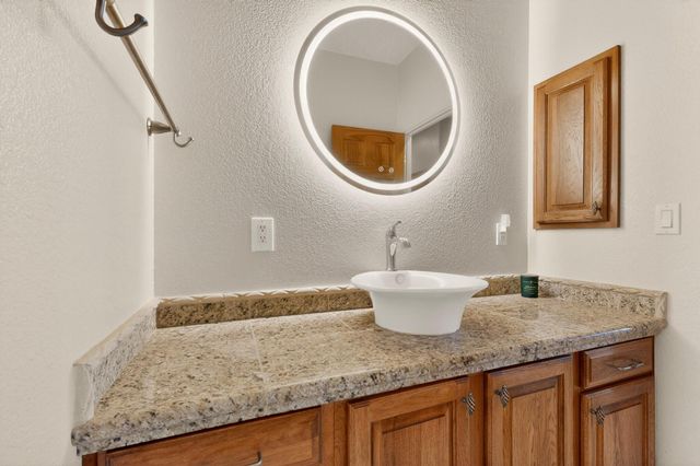 841 11th Avenue SE, Rio Rancho, NM 87124