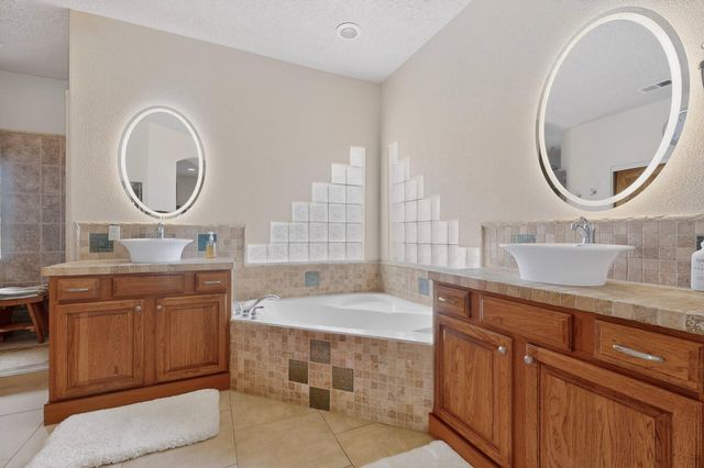 841 11th Avenue SE, Rio Rancho, NM 87124