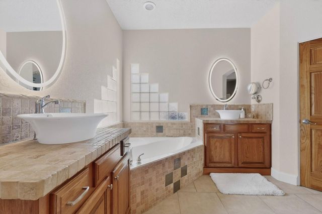 841 11th Avenue SE, Rio Rancho, NM 87124