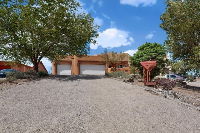 841 11th Avenue SE, Rio Rancho, NM 87124