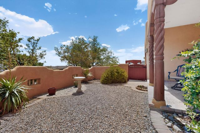 841 11th Avenue SE, Rio Rancho, NM 87124