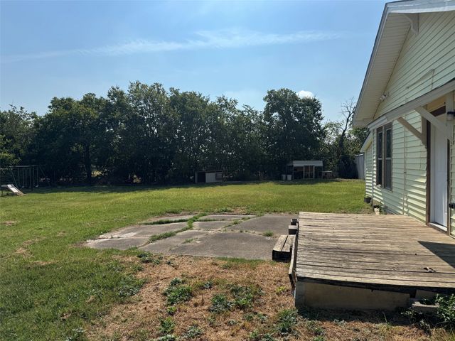 323 E Lloyd Street, Krum, TX 76249