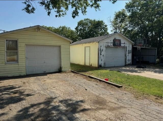 323 E Lloyd Street, Krum, TX 76249