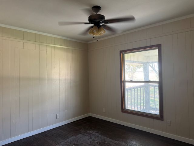 323 E Lloyd Street, Krum, TX 76249