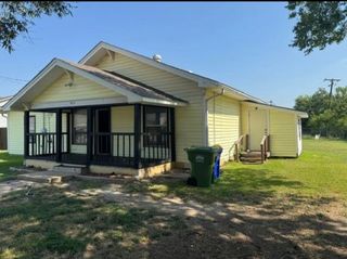 323 E Lloyd Street, Krum, TX 76249