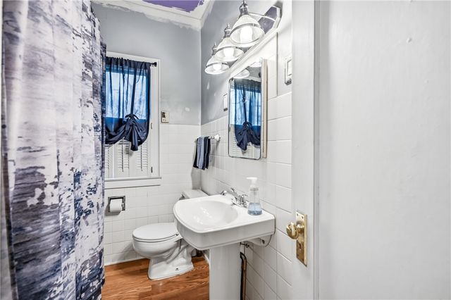 2411 Graceland Rd, Neshannock Twp, PA 16105