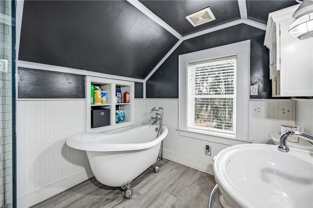 2411 Graceland Rd, Neshannock Twp, PA 16105