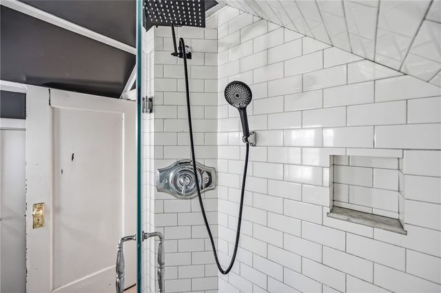 2411 Graceland Rd, Neshannock Twp, PA 16105