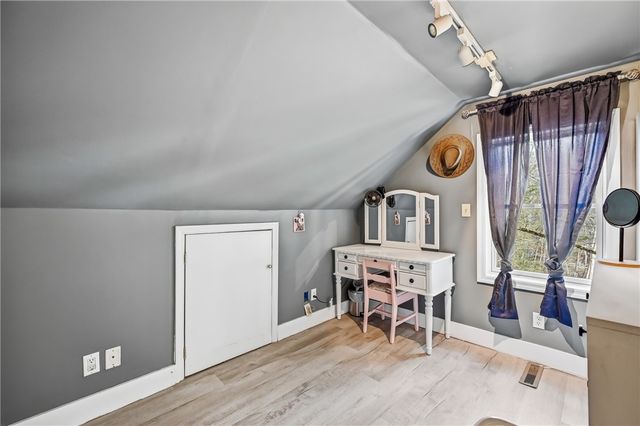 2411 Graceland Rd, Neshannock Twp, PA 16105