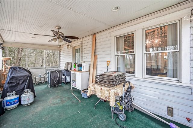 2411 Graceland Rd, Neshannock Twp, PA 16105