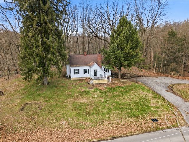 2411 Graceland Rd, Neshannock Twp, PA 16105