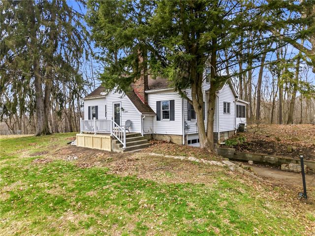 2411 Graceland Rd, Neshannock Twp, PA 16105