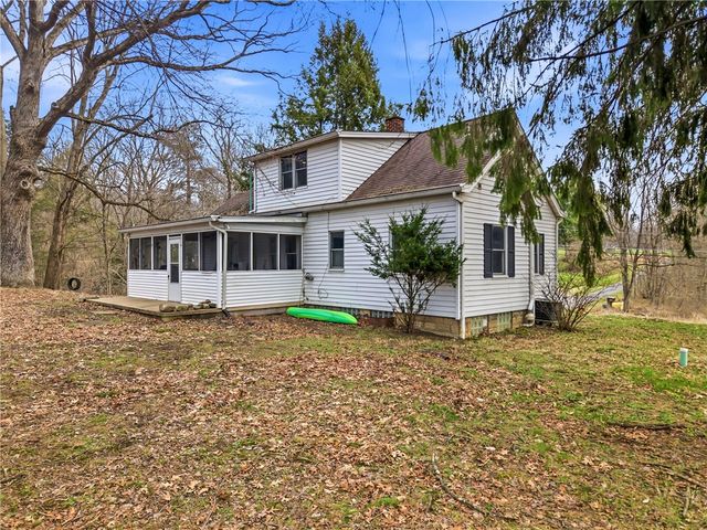 2411 Graceland Rd, Neshannock Twp, PA 16105