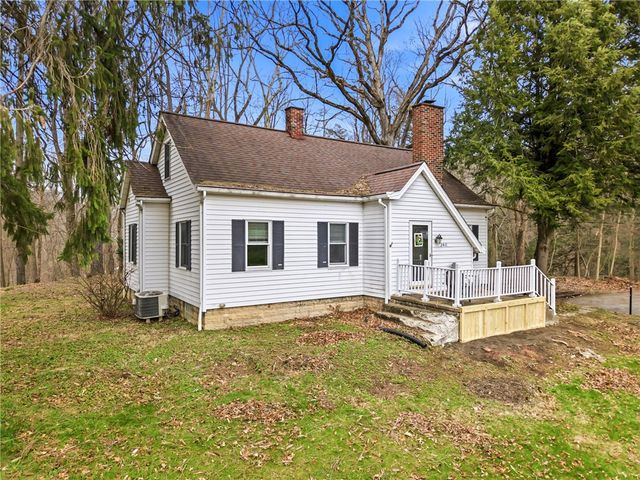 2411 Graceland Rd, Neshannock Twp, PA 16105