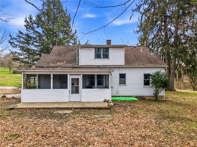 2411 Graceland Rd, Neshannock Twp, PA 16105