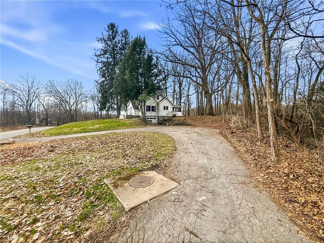 2411 Graceland Rd, Neshannock Twp, PA 16105