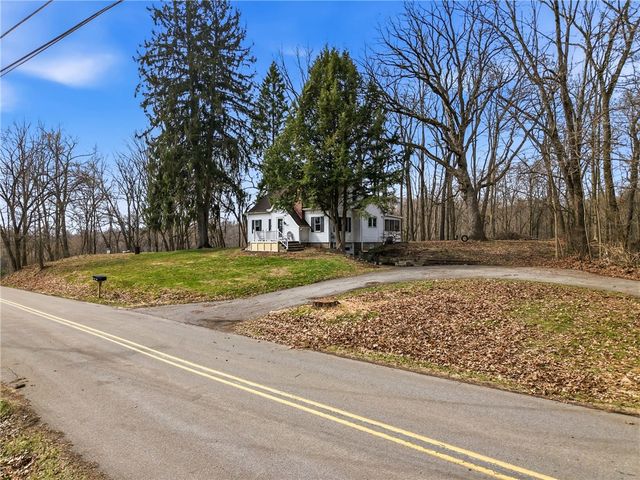 2411 Graceland Rd, Neshannock Twp, PA 16105
