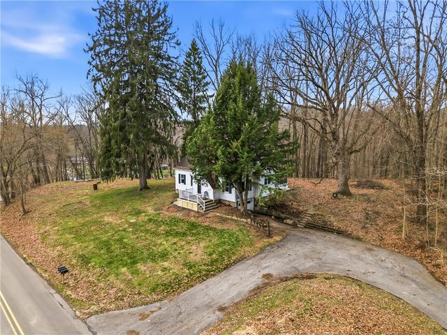 2411 Graceland Rd, Neshannock Twp, PA 16105