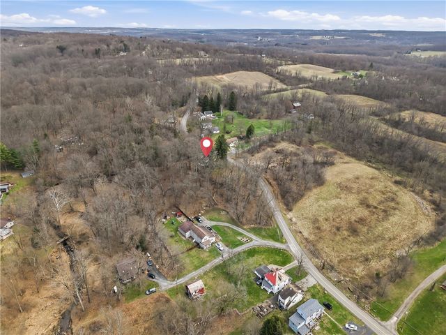 2411 Graceland Rd, Neshannock Twp, PA 16105