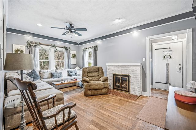 2411 Graceland Rd, Neshannock Twp, PA 16105