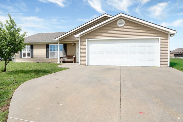 409 Brookhaven Drive, Manhattan, KS 66502