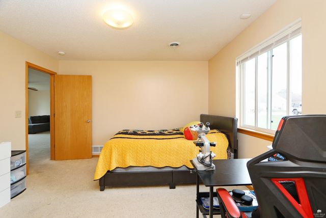 409 Brookhaven Drive, Manhattan, KS 66502