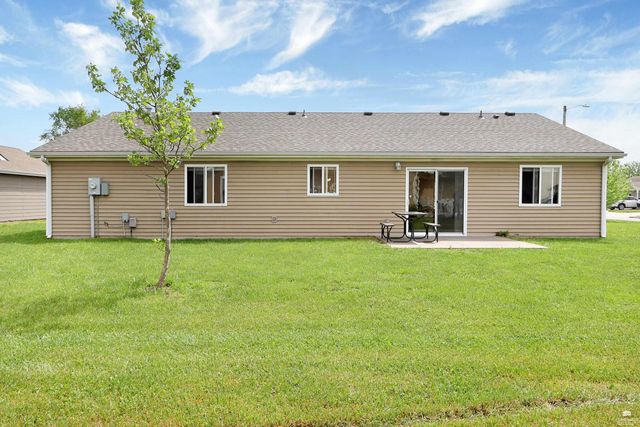 409 Brookhaven Drive, Manhattan, KS 66502