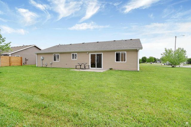 409 Brookhaven Drive, Manhattan, KS 66502