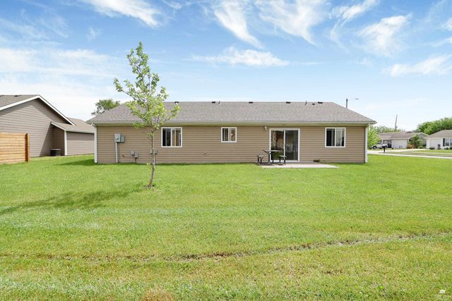 409 Brookhaven Drive, Manhattan, KS 66502