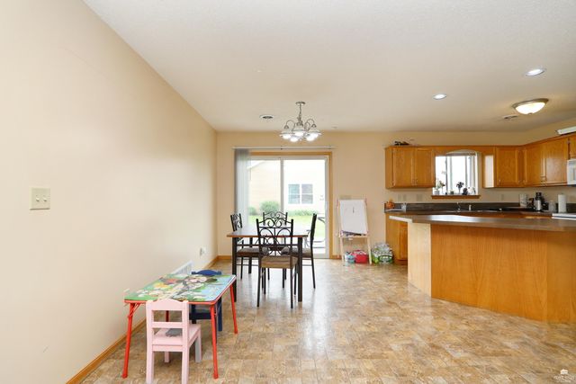 409 Brookhaven Drive, Manhattan, KS 66502
