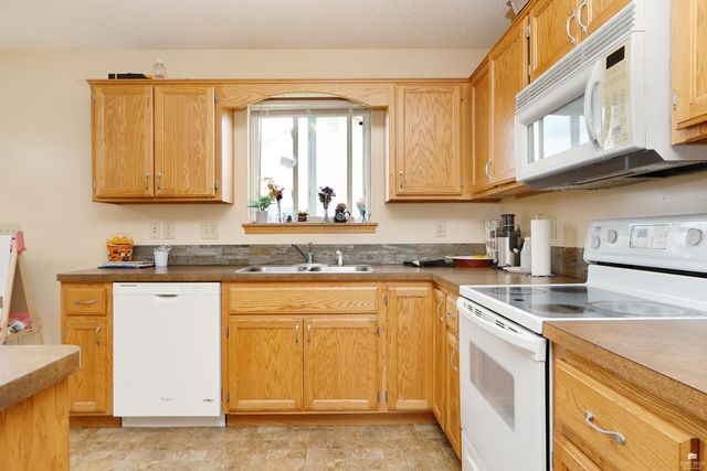 409 Brookhaven Drive, Manhattan, KS 66502