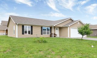 409 Brookhaven Drive, Manhattan, KS 66502