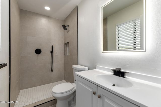 3700 W KEIM Drive, Phoenix, AZ 85019
