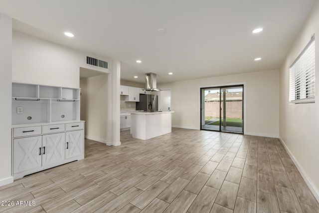 3700 W KEIM Drive, Phoenix, AZ 85019