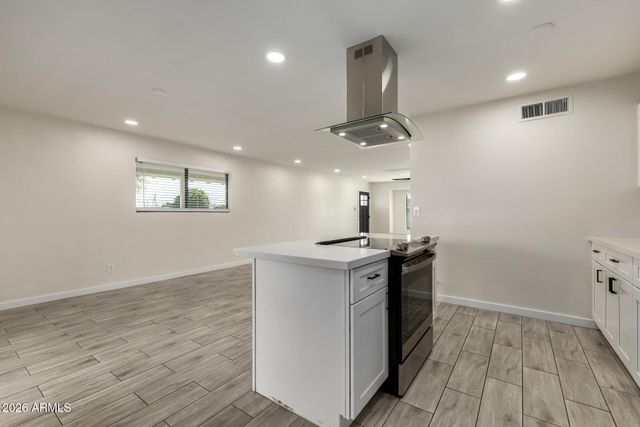 3700 W KEIM Drive, Phoenix, AZ 85019