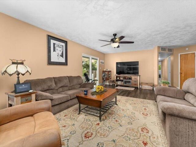 2141 Hardenbrook Avenue, Shasta Lake, CA 96019
