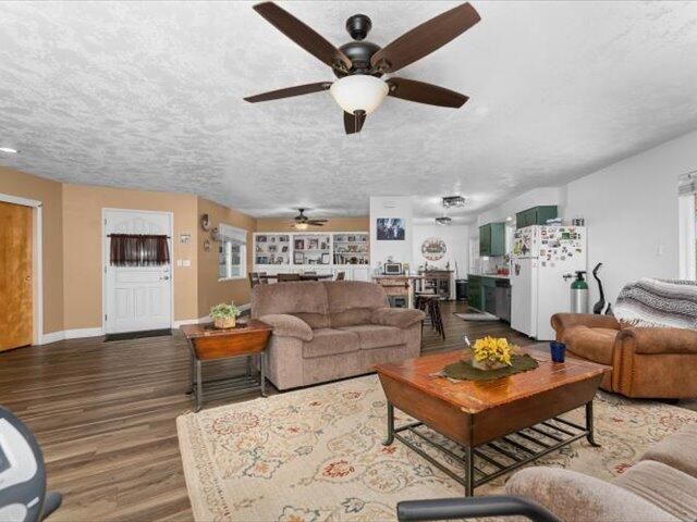 2141 Hardenbrook Avenue, Shasta Lake, CA 96019