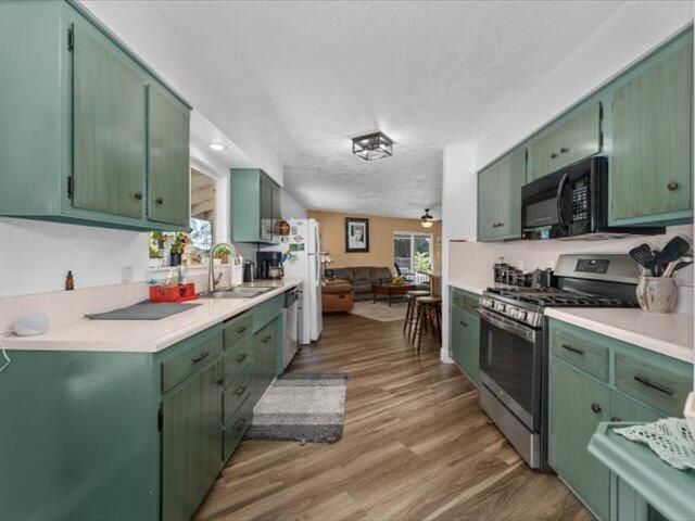 2141 Hardenbrook Avenue, Shasta Lake, CA 96019