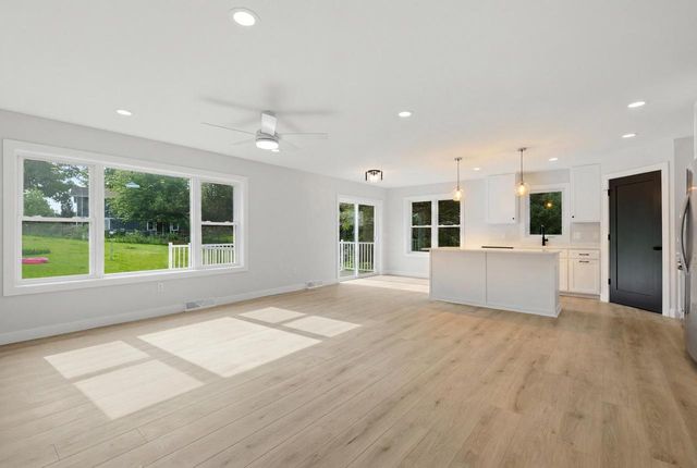 517 Alan Drive, Mount Horeb, WI 53572